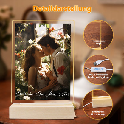 Personalisierter LED Bilderrahmen mit Foto, Holzständer und LED Sockel